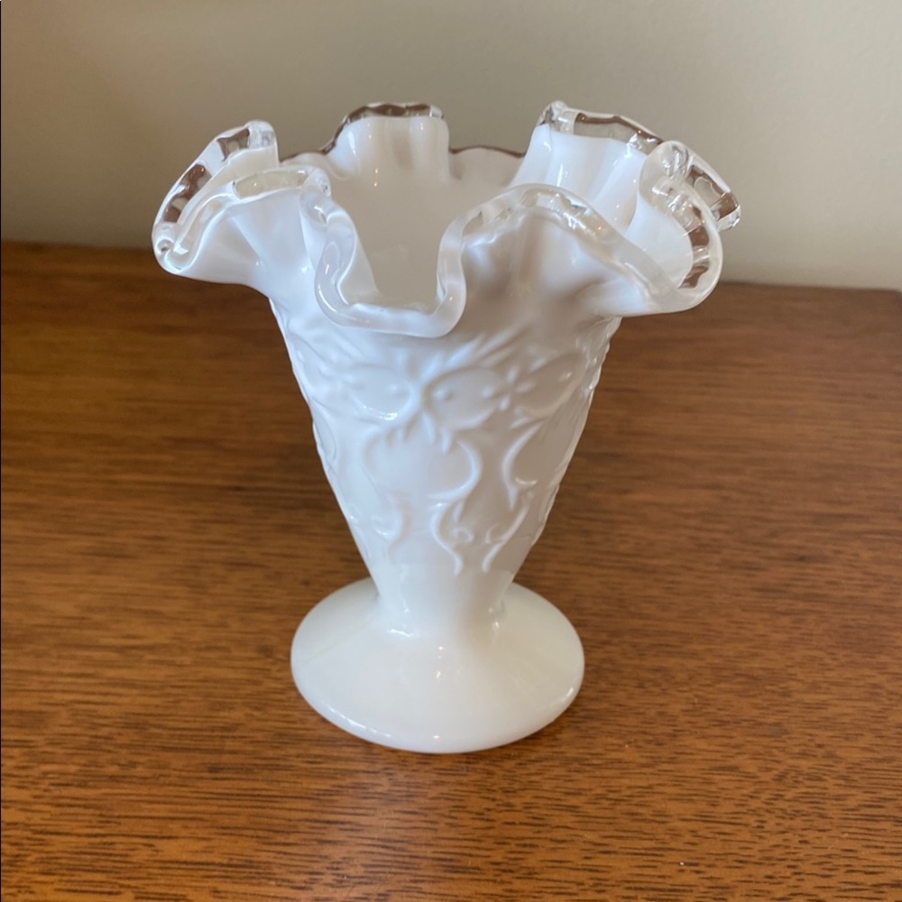 Fenton Spanish lace small vase